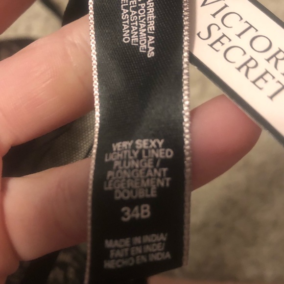 Victoria’s Secret black lace bra - Picture 3 of 3